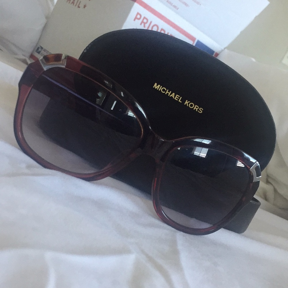 📦FREE SHIPPING📦 Michael Kors Sunglasses